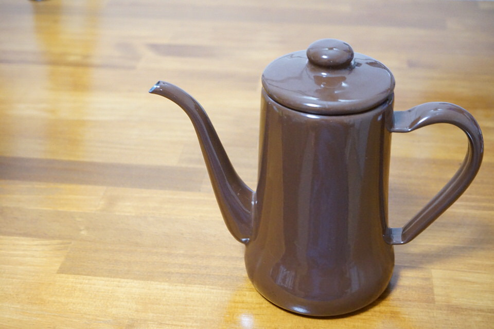 【お家コーヒー】買って良かったコーヒーグッズ・器具 9選｜ガシガシ使ってる:月兎印 スリムポット 0.7 （コーヒードリップポット）２