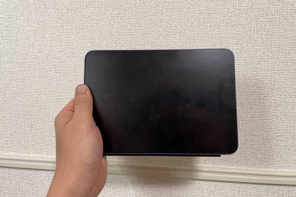 iPad mini6 純正Smart Folio　横も片手でいける