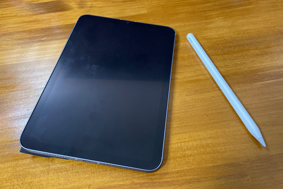 iPad mini6 純正Smart Folio　ペン外れる