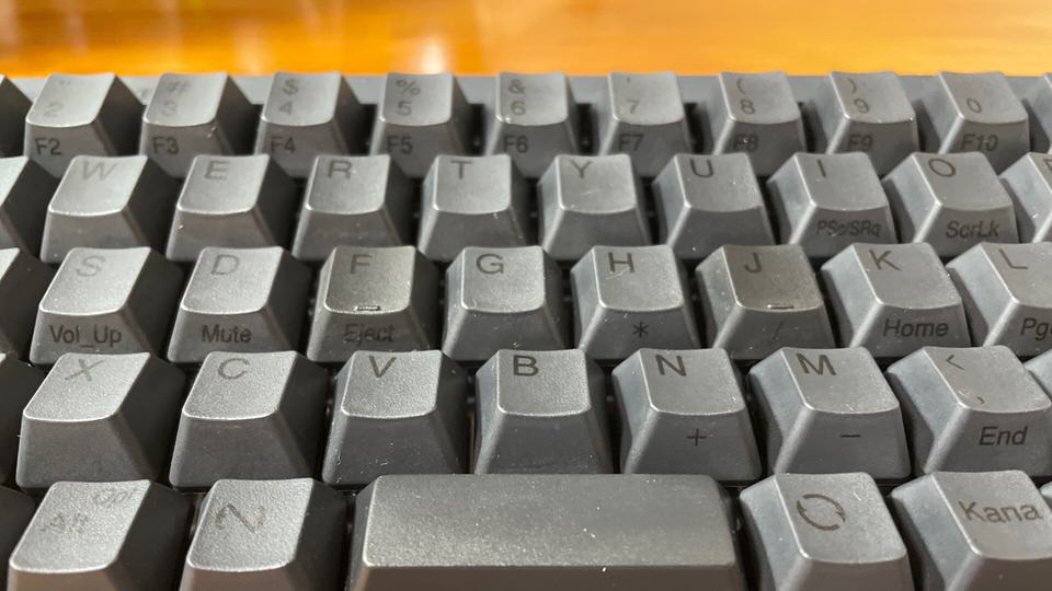 HHKB hybridの2年分の汚れを掃除【閲覧注意:マジで汚かった】：指の油