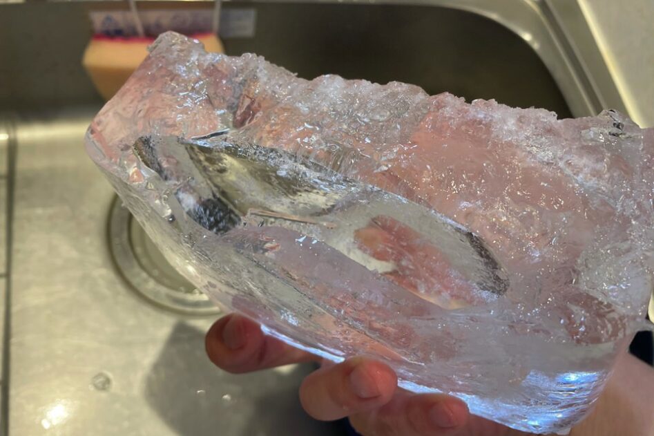 透明な氷の作り方！毎月2,000円の節約術【ロックアイスはもう買わない！？】１６