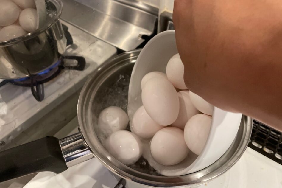 黄身とろとろ半熟ゆで卵の作り方【沸騰後入れ7分30秒】簡単・失敗しない１７