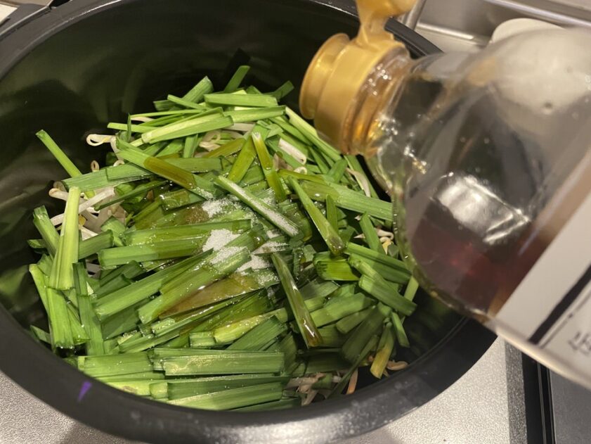 超簡単！ニラもやしナムル【ホットクック 副菜】炒めてもうまい13