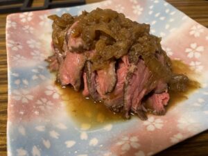 ローストビーフ【ホットクック 簡単レシピ】低温調理での作り方アイキャッチ