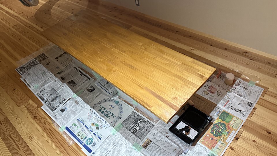 【DIY】幅182cmの巨大昇降デスクを自作！FlexiSpot E7×パイン集成材で妻用デスクを作ってみた【2液ウレタンニス仕上げ】１０