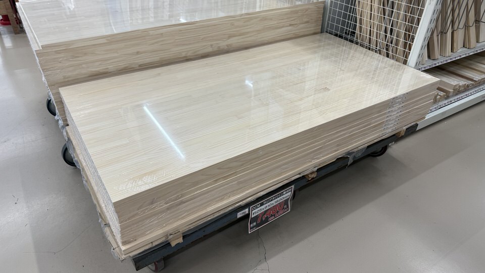 【DIY】幅182cmの巨大昇降デスクを自作！FlexiSpot E7×パイン集成材で妻用デスクを作ってみた【2液ウレタンニス仕上げ】r