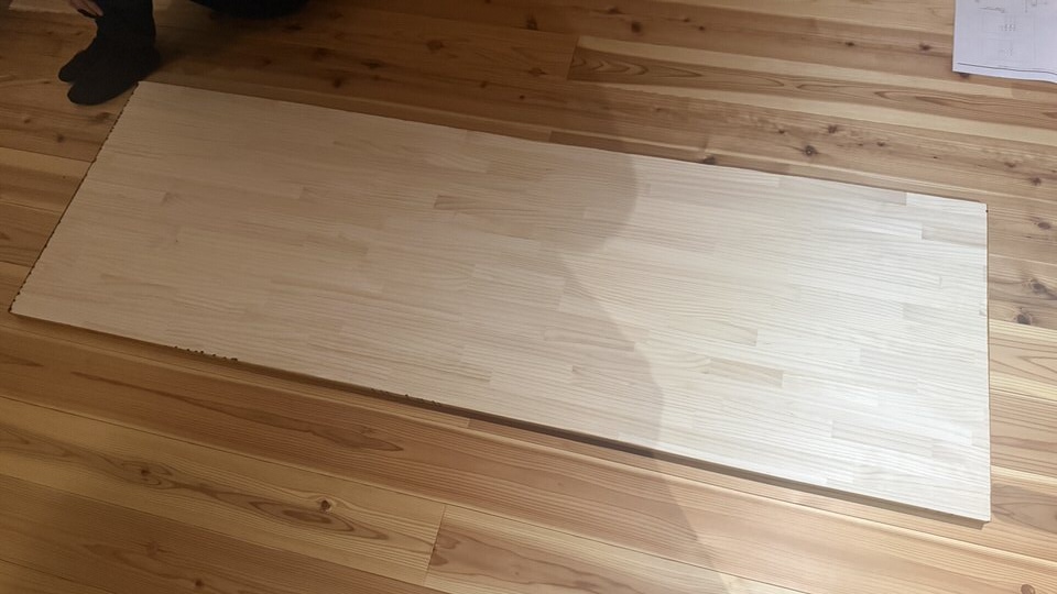 【DIY】幅182cmの巨大昇降デスクを自作！FlexiSpot E7×パイン集成材で妻用デスクを作ってみた【2液ウレタンニス仕上げ】１８